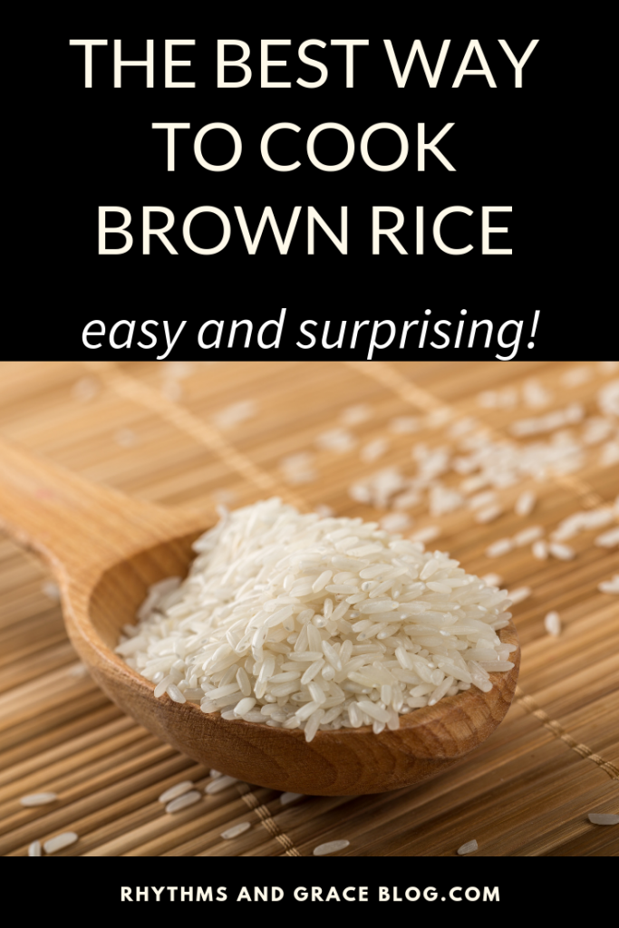 Wondering how to cook brown rice? This simple, easy method will blow your mind! I never knew you could cook brown rice like pasta and it totally makes for the best brown rice ever. #cookingtips #weeknightdinners #dinnerprep #sidedish